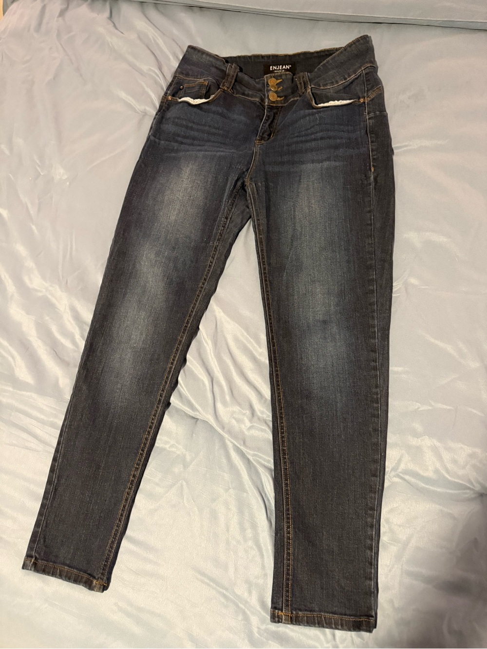Enjean Dark Wash Women’s Skinny Jeans